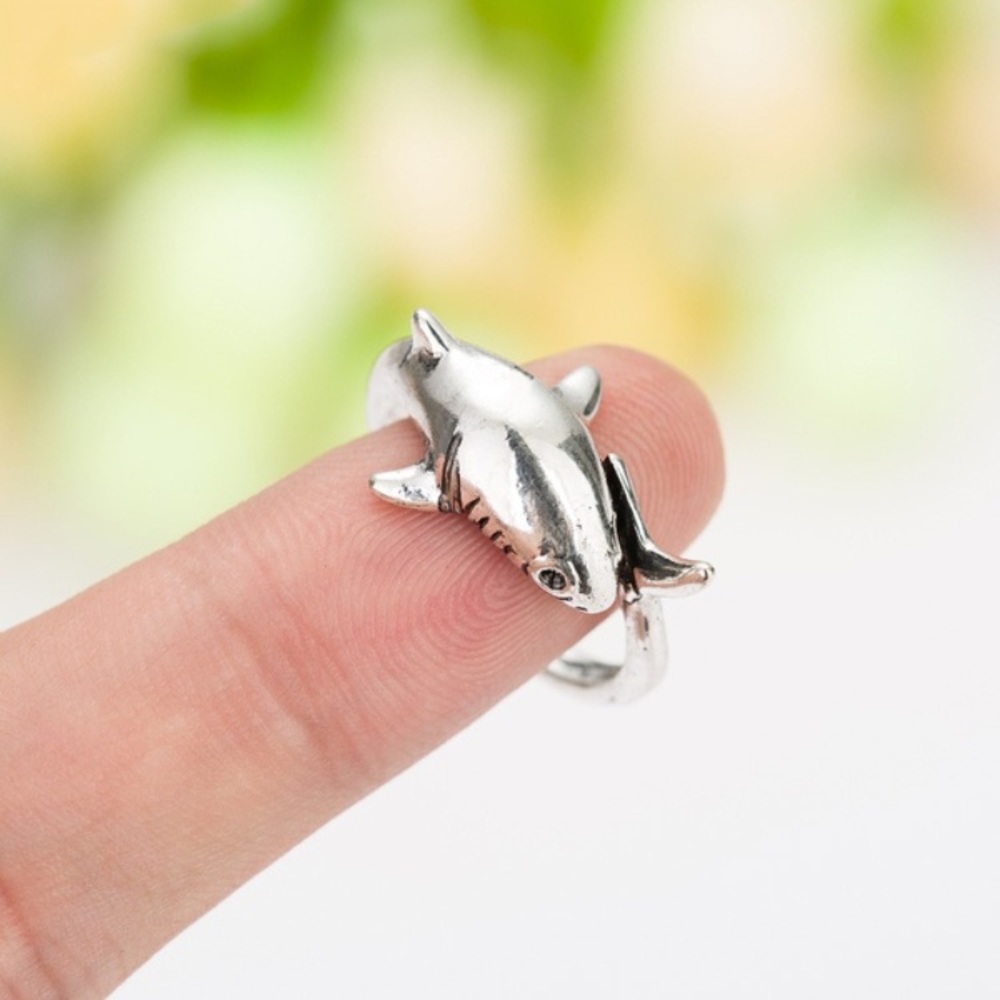 🔴 Silver Shark Ring